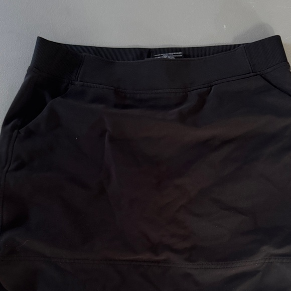32 Degrees Black Skirt - Picture 1 of 2